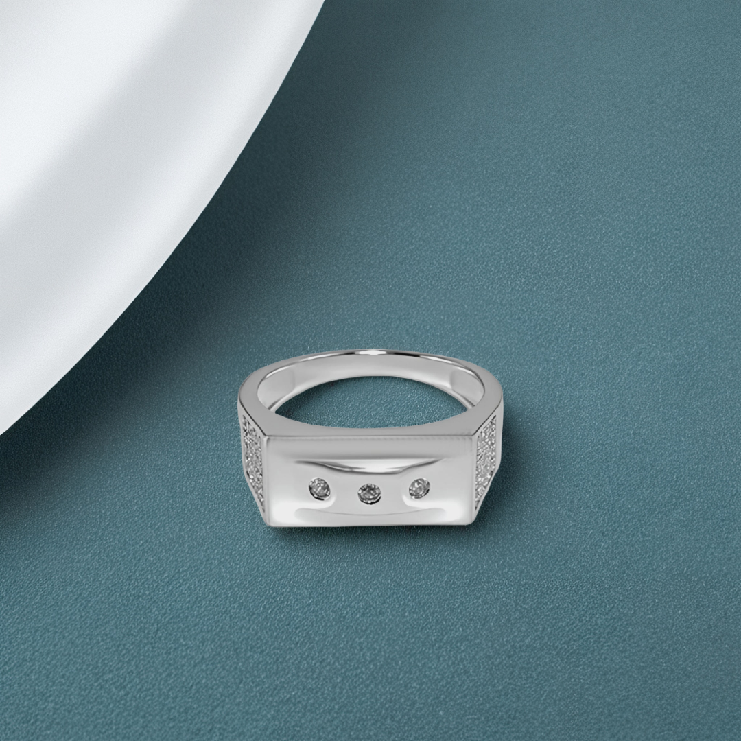 trionyx ring – sterling silver in linear elegance