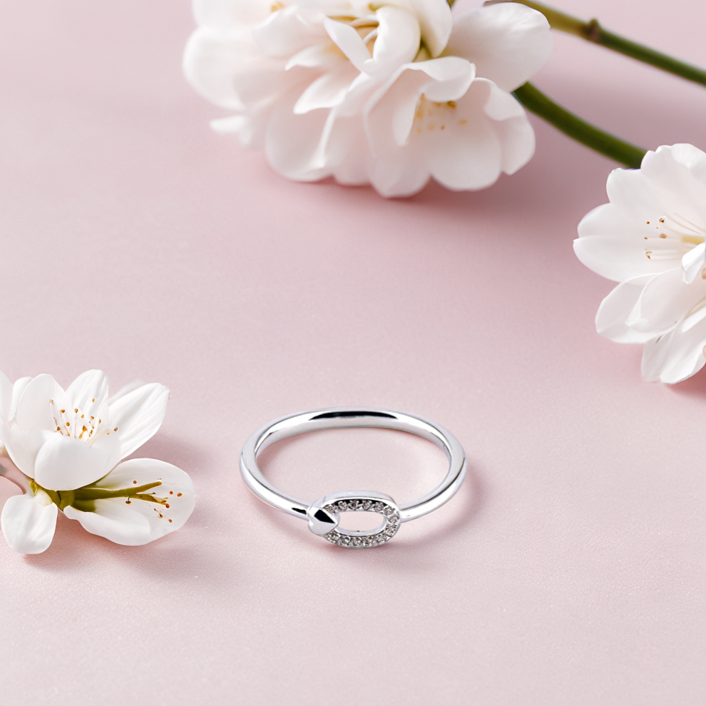 caelina ring – sterling silver in oval grace