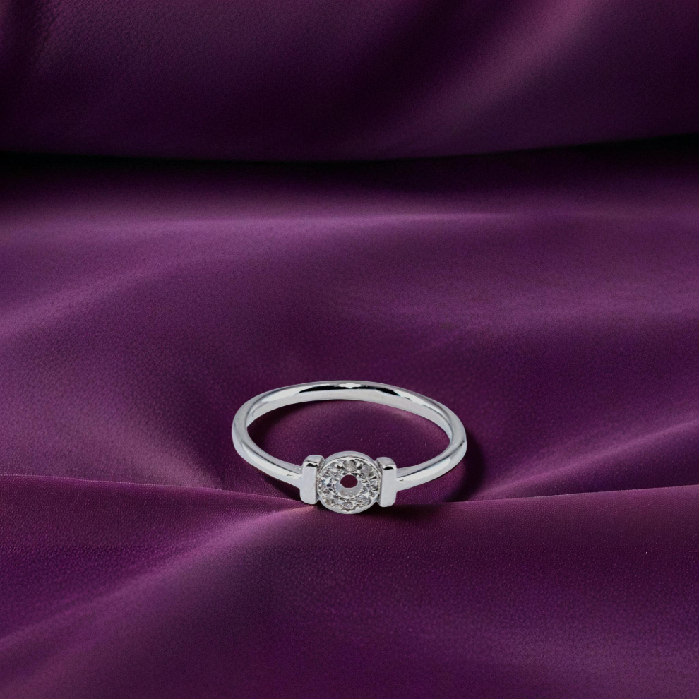 velisse ring – sterling silver in quiet radiance