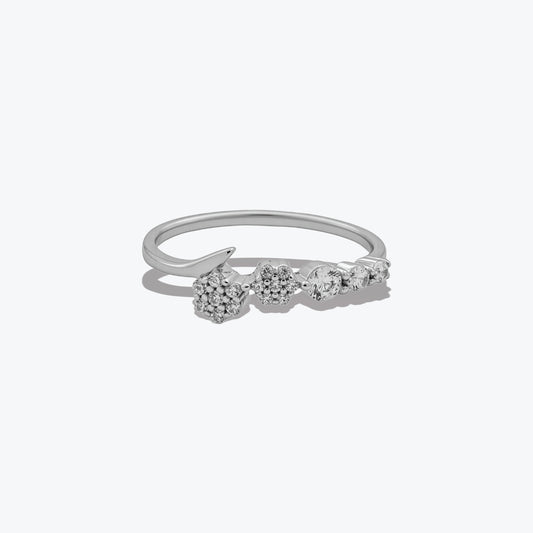 Blooming Brilliance Ring – Sterling Silver with Floral Elegance