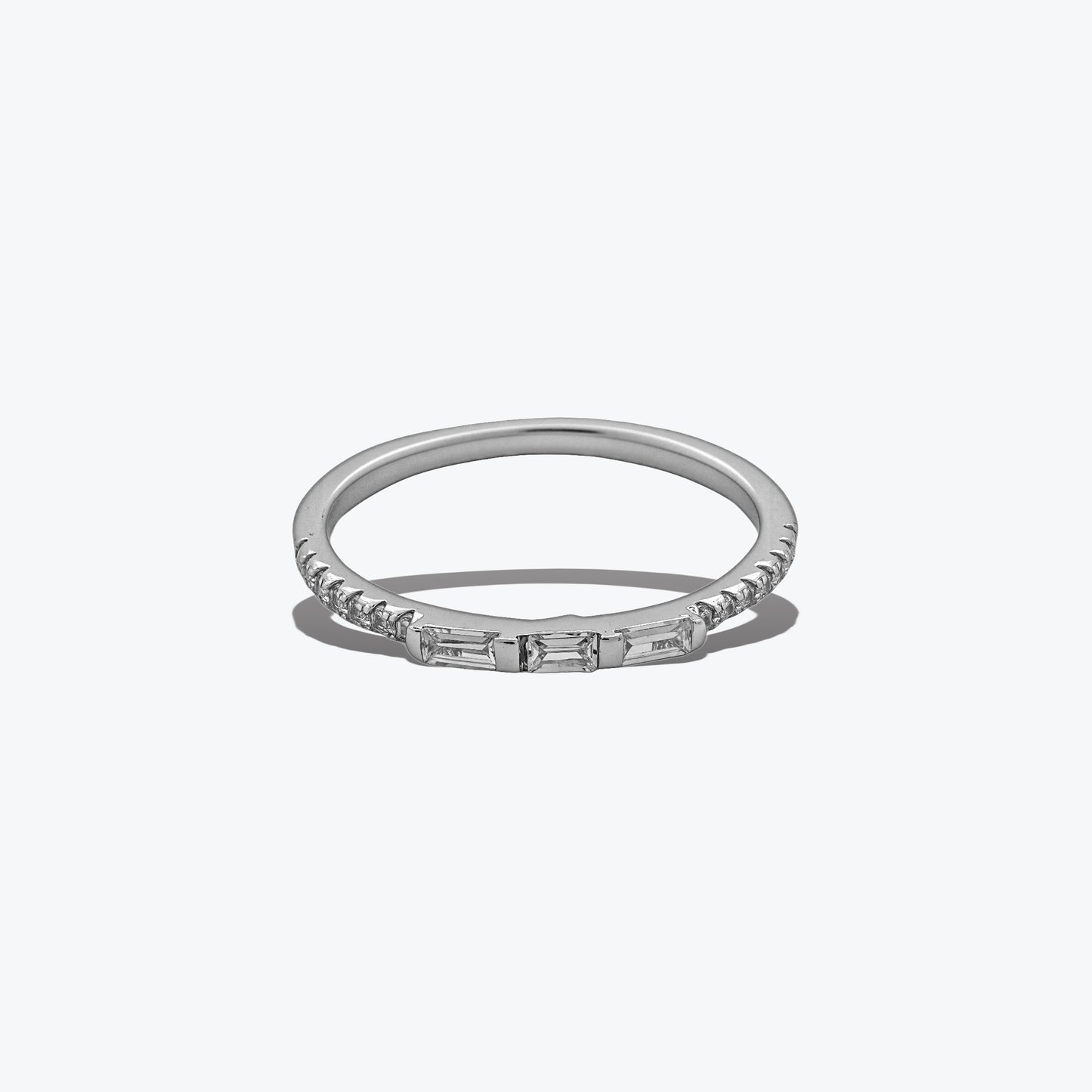 eterna luxe ring – sterling silver with sleek brilliance