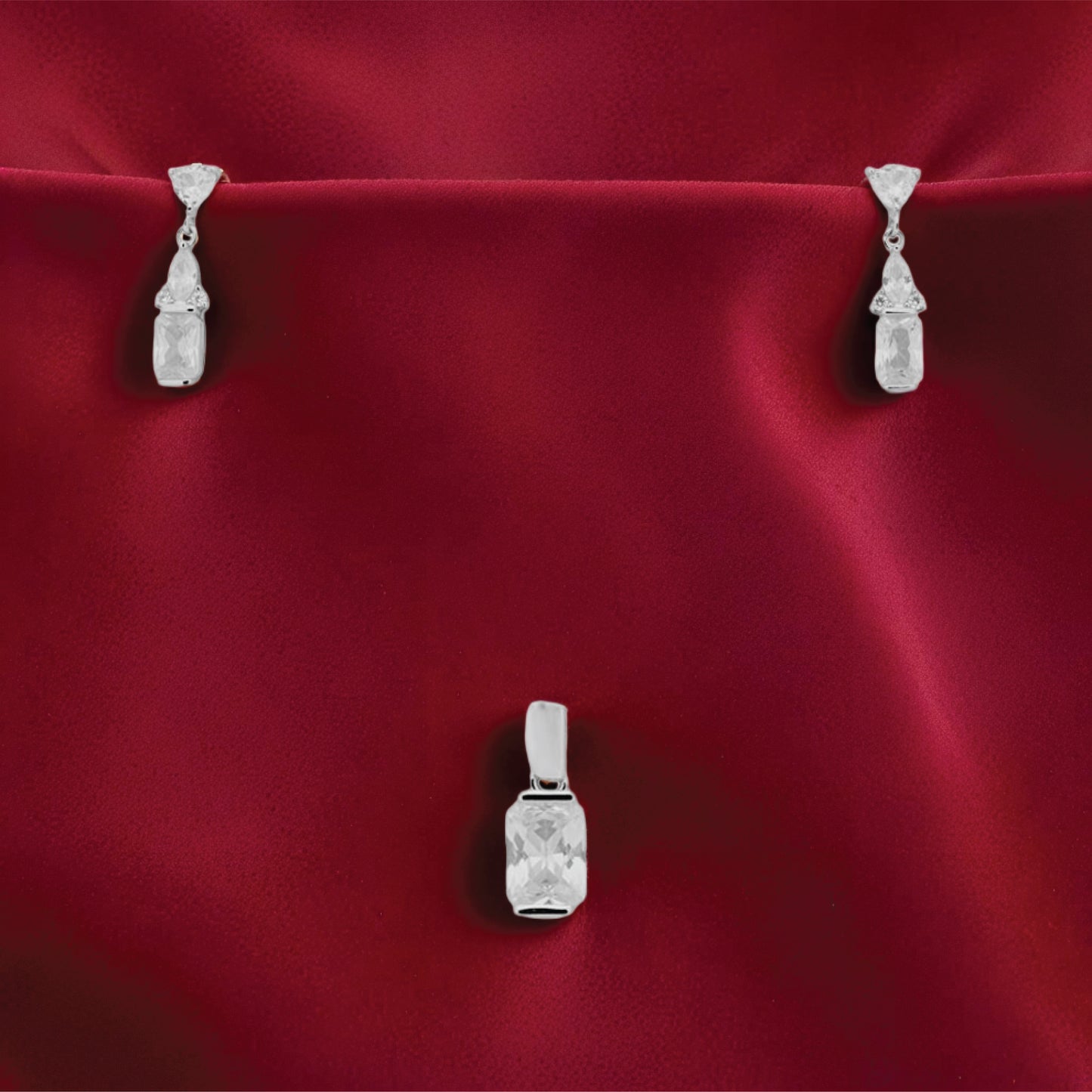 eira oval pendant– sterling silver tranquil glow