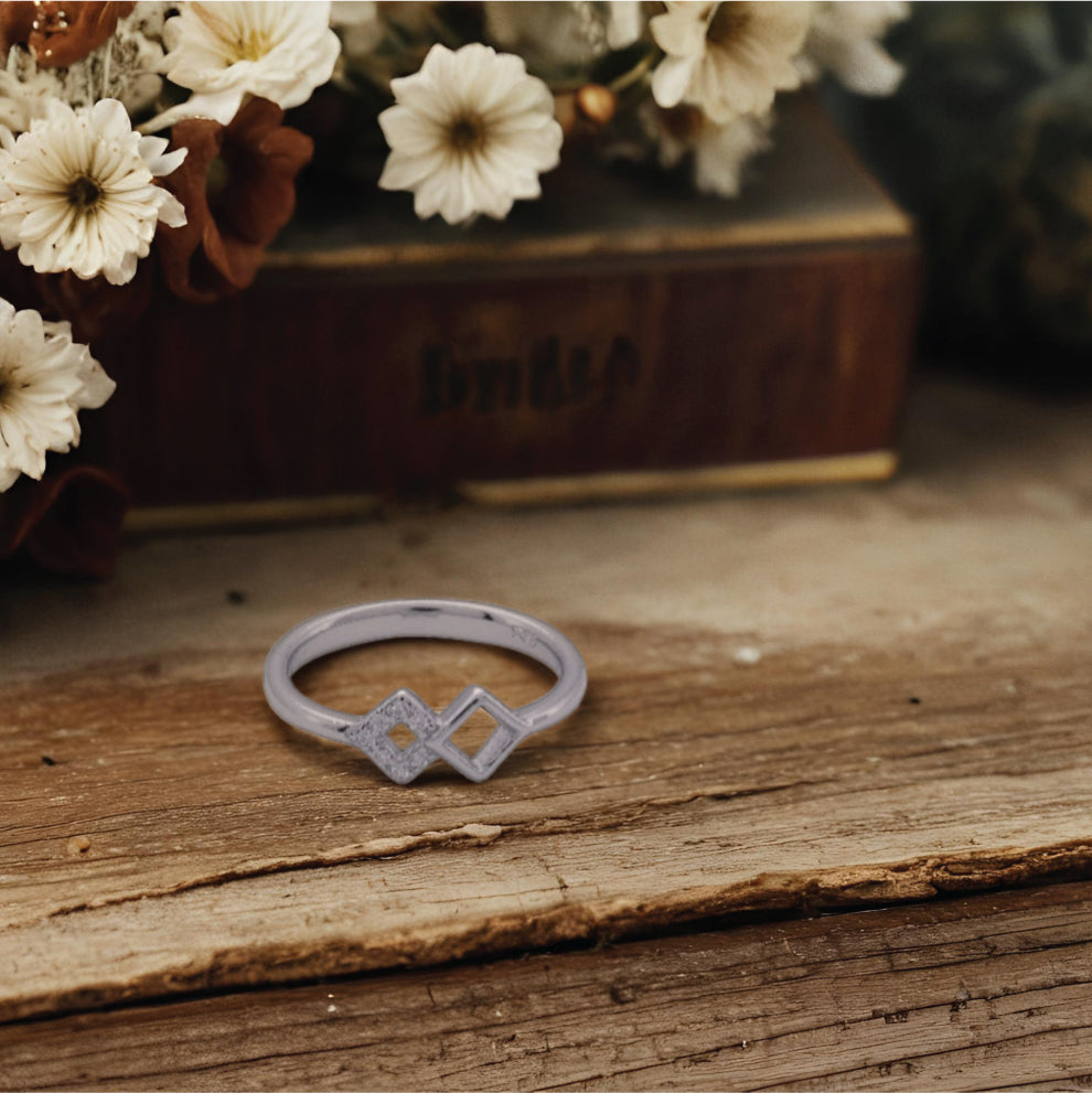 diamond duo ring – a sterling silver balance of sparkle & shine