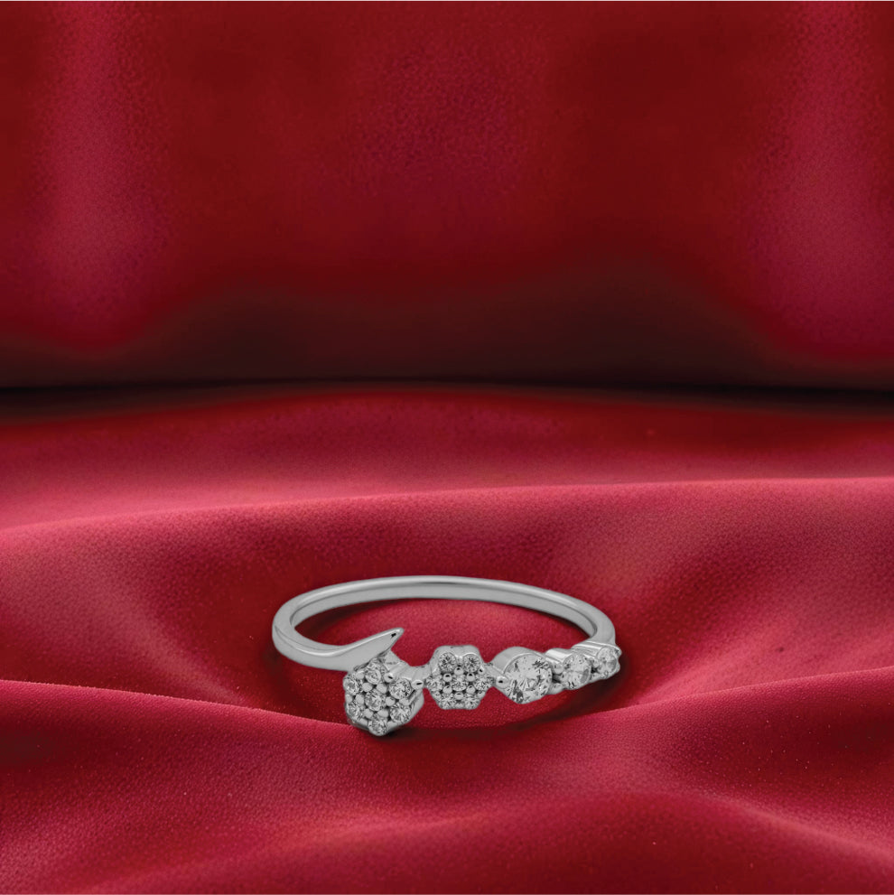 blooming brilliance ring – sterling silver with floral elegance