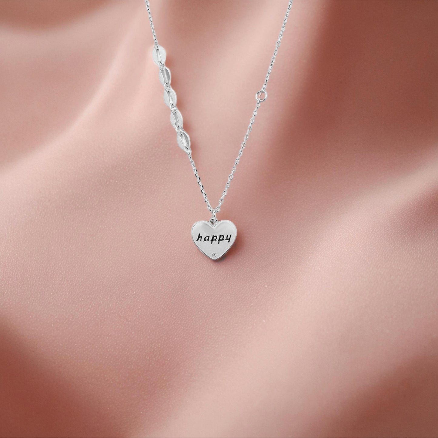 bluvelle pendant – sterling silver in playful devotion