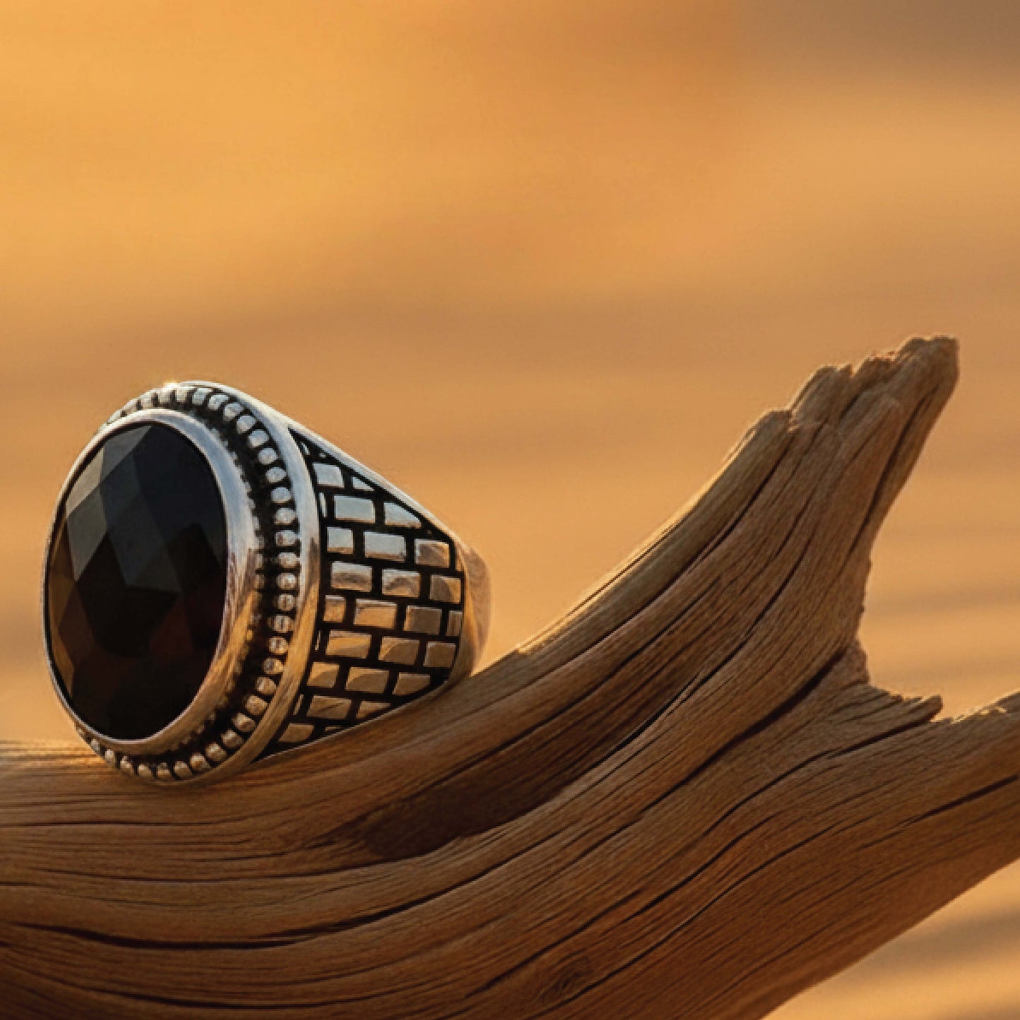 onyxmark ring – sterling silver elegance