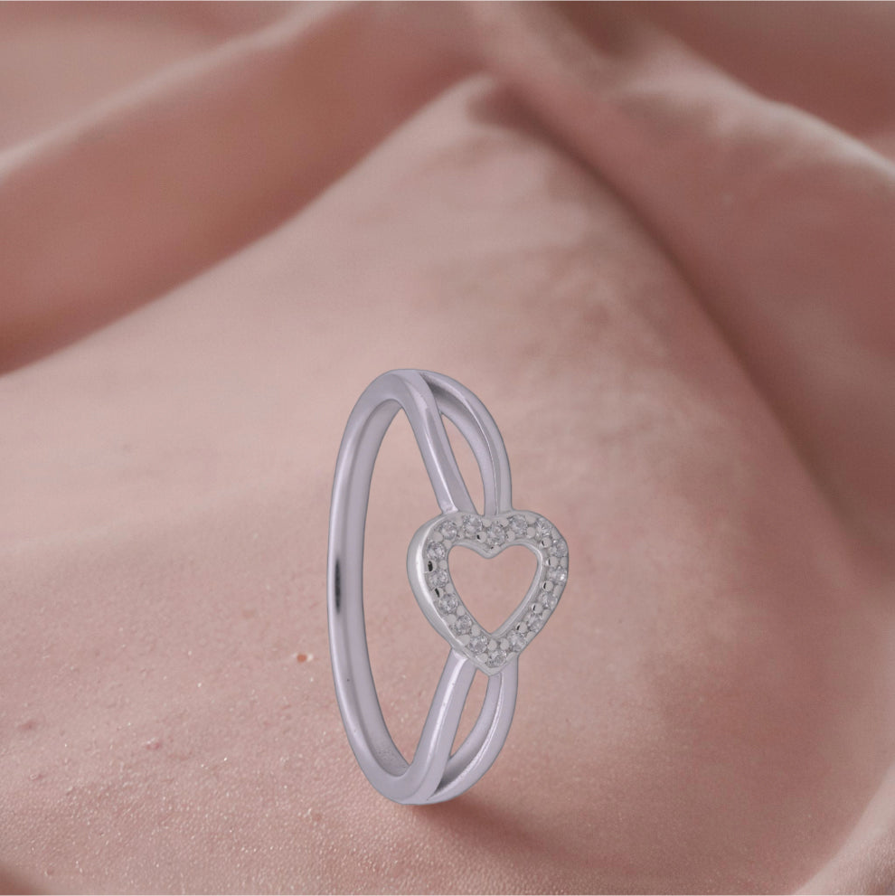 heart splendor ring – a sterling silver touch of romance