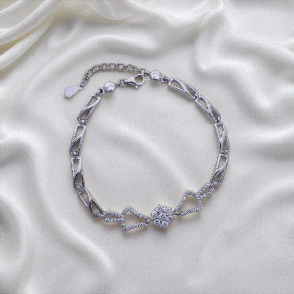 florana bloom bracelet – sterling silver with graceful sparkle