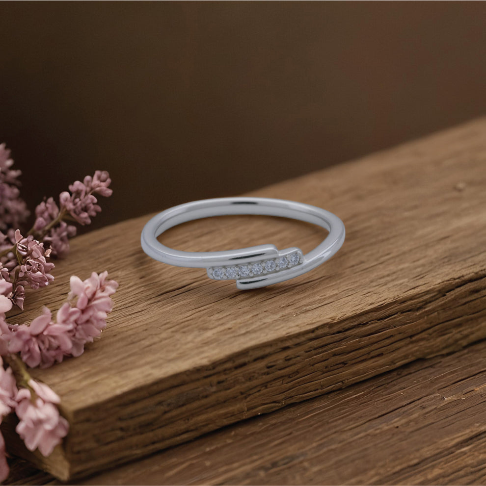 sparkling elegance band – a timeless sterling silver charm
