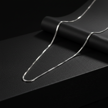 Serpentide Chain – Sterling Silver in Sleek Motion
