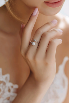 Elegant Silver Spiral Women`s Band