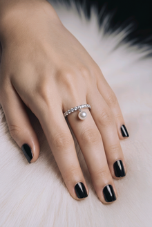 Silver Pearl patterned Women`s Ring