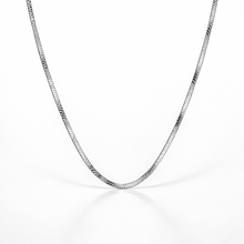 Silver Men`s Chain in Sleek Motion