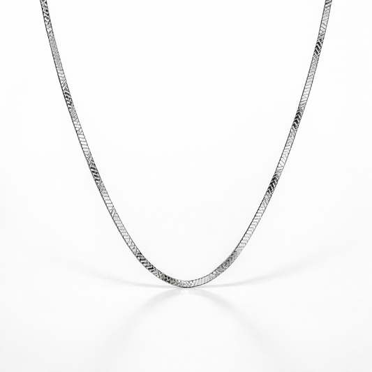 Silver Men`s Chain in Sleek Motion