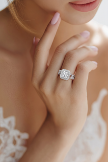 Silver Gracefully linked Women`s ring