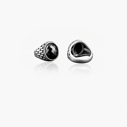 Onyxmark Ring – Sterling Silver Elegance