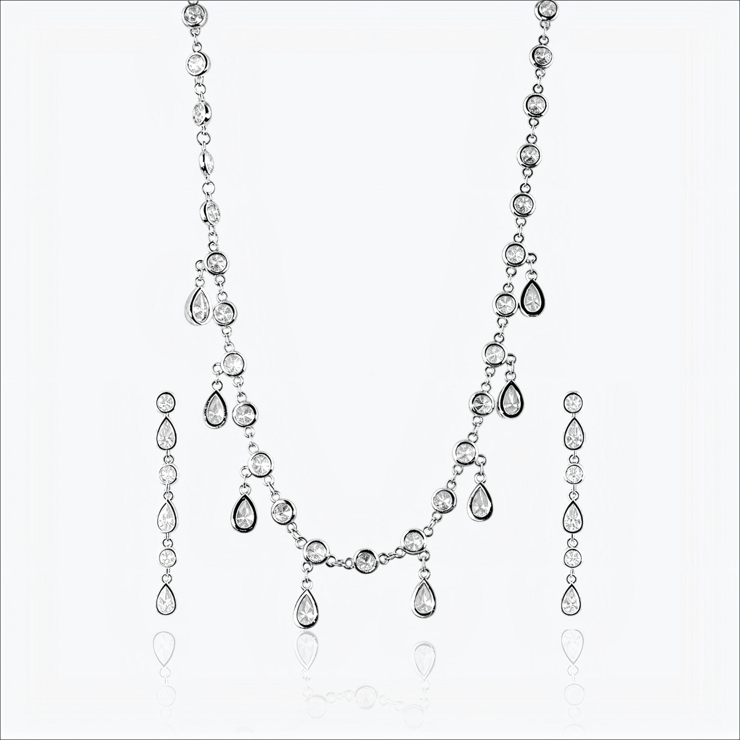 Elira Necklace – Sterling Silver in Flowing Sparkle