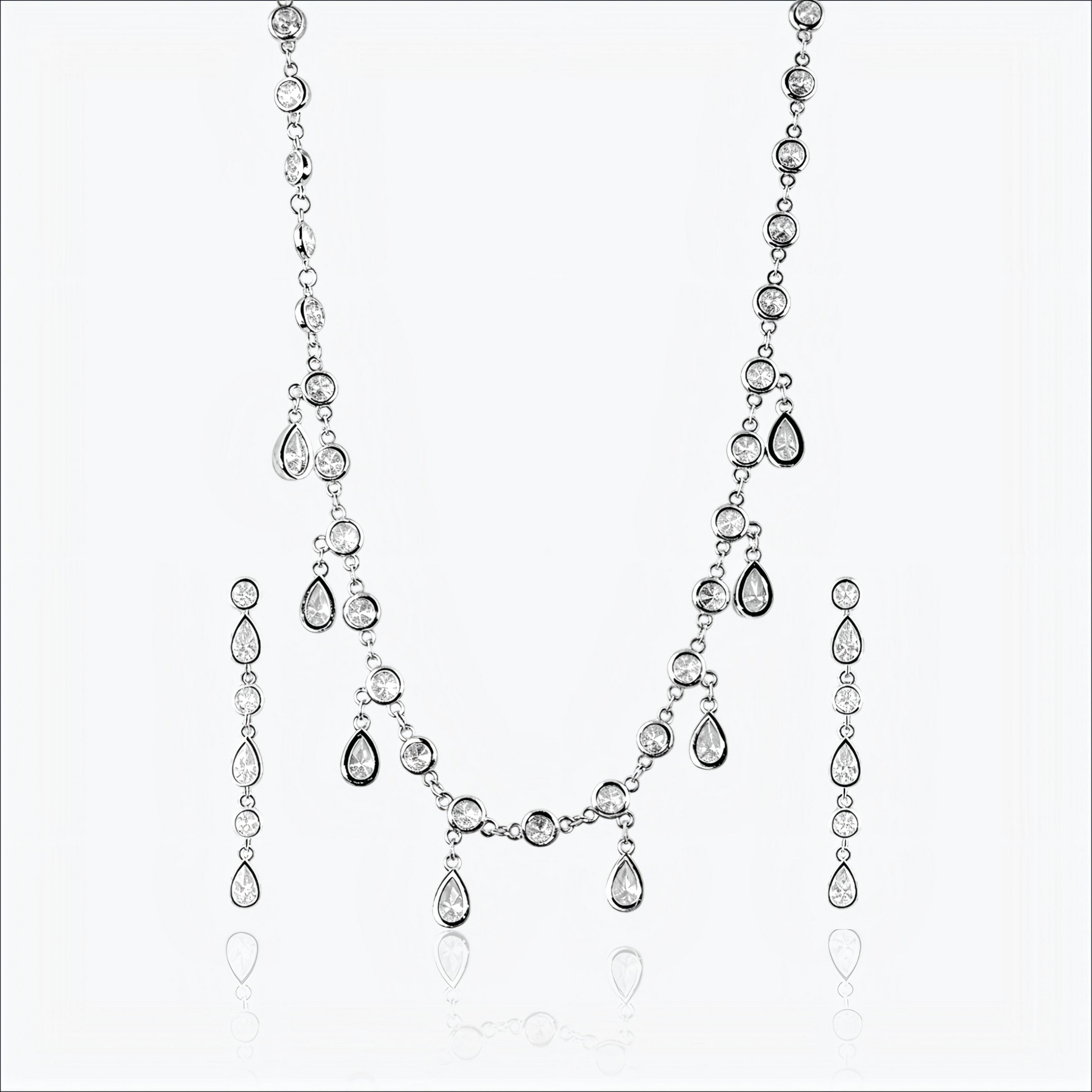Elira Necklace – Sterling Silver in Flowing Sparkle