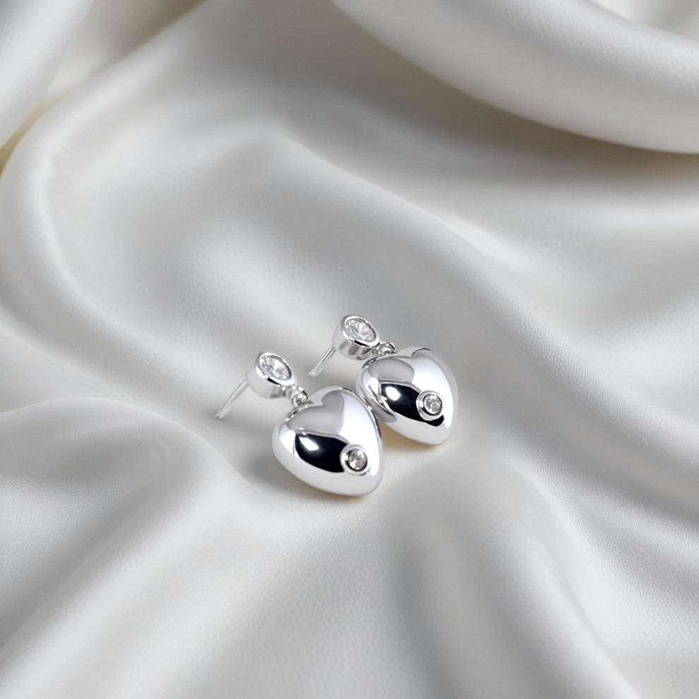 heartdrop gleam earring – sterling silver playful contrast