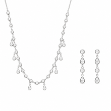 Silver Elira Necklace in Flowing Sparkle