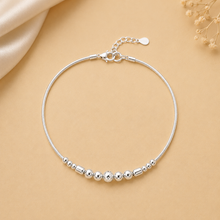 Centre beaded Women`s Anklet in silver