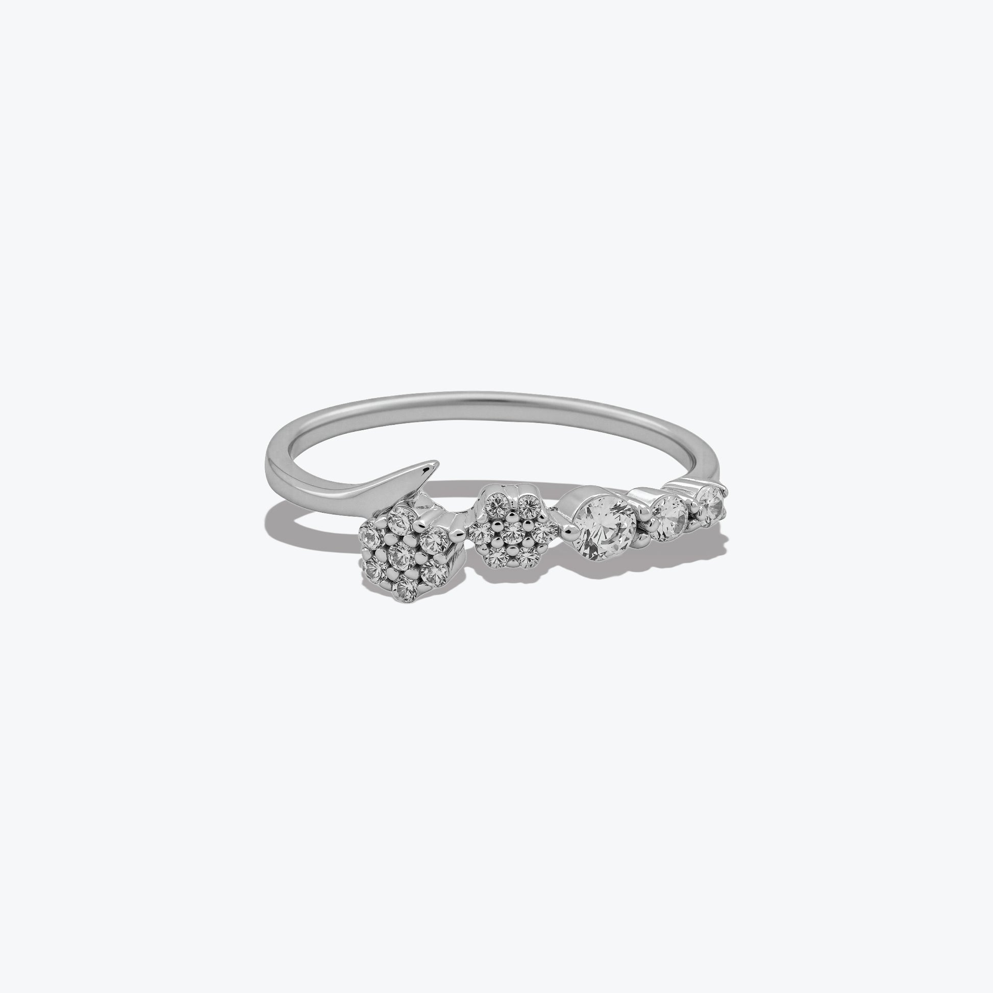 Blooming Brilliance Ring – Sterling Silver with Floral Elegance