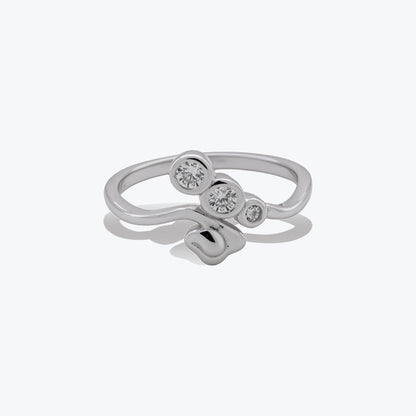 Trio Bezel Ring – Sterling Silver with Modern Elegance