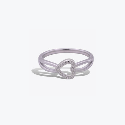 Heart Splendor Ring – A Sterling Silver Touch of Romance