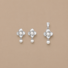 Glam pearl Pendant with earrings in silver