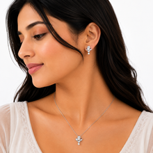 Glam pearl Pendant with earrings in silver