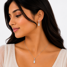 Eira Oval Pendant with earrings in silver