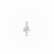 Floral Pendant with earrings in silver