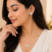 Floral Pendant with earrings in silver