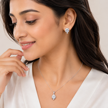 Prisma Pendant with earrings in silver