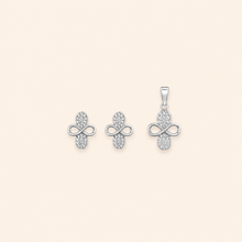 Floral shaped Women`s Pendant Set in silver