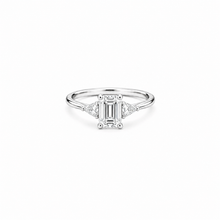 Maris Beam Women`s Ring in Silver