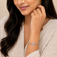 Floral Radiance Bracelet in Silver