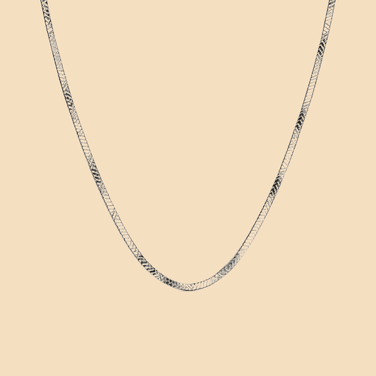 Silver Men`s Chain in Sleek Motion