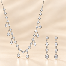 Silver Elira Necklace in Flowing Sparkle