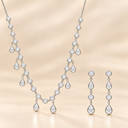 Silver Elira Necklace in Flowing Sparkle