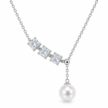 Silver pendant with diamonds and pearl