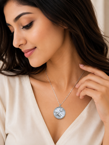 Centre Unicorn Women`s Pendant in silver
