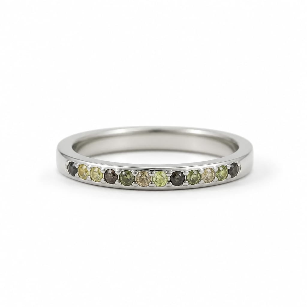 Bold gemstone contrast ring in Silver