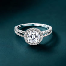 Halo Grace Women`s Ring in Silver