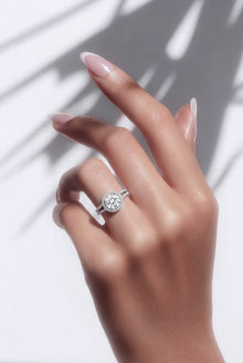 Halo Grace Women`s Ring in Silver