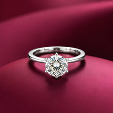 Centred stone Women`s Ring in Silver