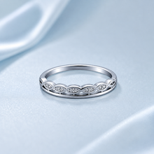 Marquise-cut pattern Women`s ring in Silver