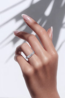 Marquise-cut pattern Women`s ring in Silver