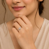 Petal patterned ring in Silver