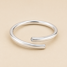Open Crest ring in Silver